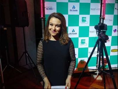 Fala, mercado: Sara Bodowsky Fala, mercado: Sara Bodowsky