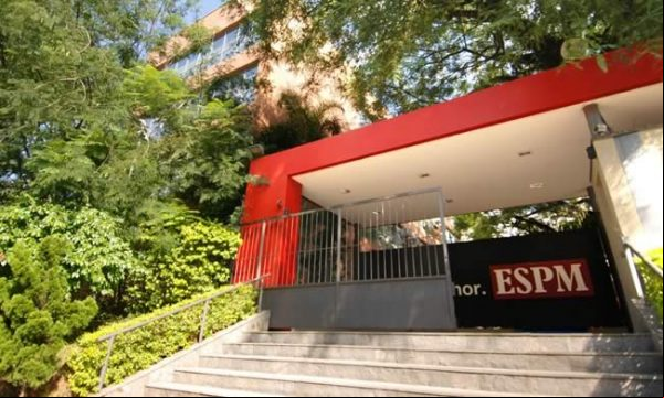 Palestra na ESPM-Sul marca lançamento de pós em Trade Marketing Palestra na ESPM-Sul marca lançamento de pós em Trade Marketing