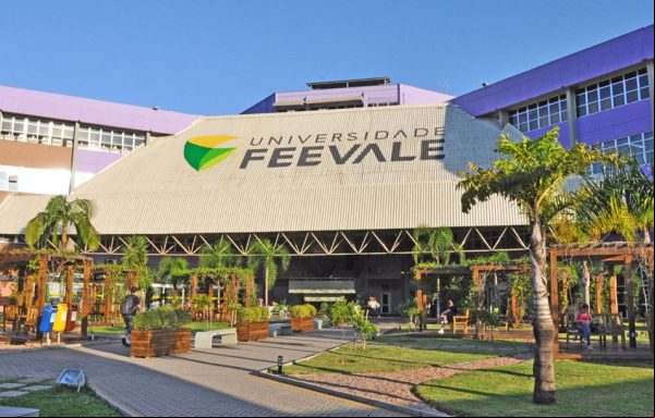 Feevale orienta pais de calouros sobre cursos de Comunicação Social Feevale orienta pais de calouros sobre cursos de Comunicação Social