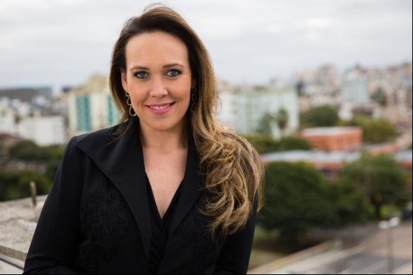 Vivian Mattuella: A serviço das pessoas Vivian Mattuella: A serviço das pessoas