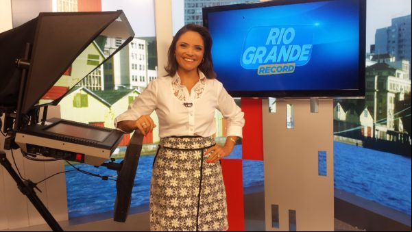 Simone Santos: Feita para a tela Simone Santos: Feita para a tela
