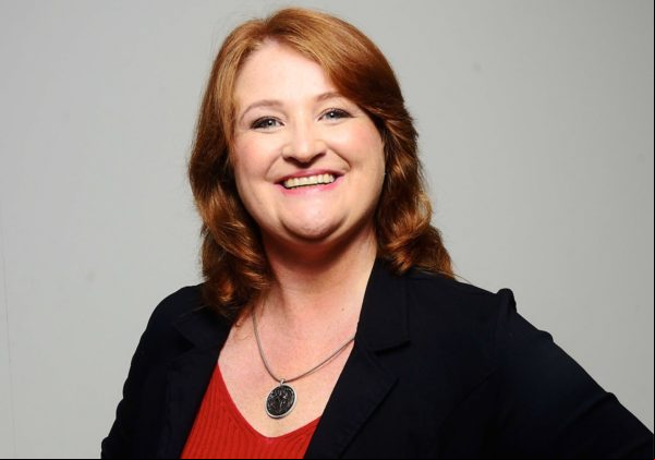 Pela primeira vez, Laura Glüer dirige pós-graduação EAD Pela primeira vez, Laura Glüer dirige pós-graduação EAD