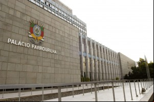 Novos deputados tomam posse neste sábado Novos deputados tomam posse neste sábado