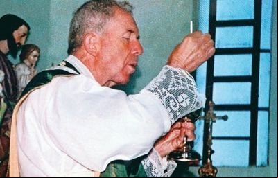 Emissora de Caxias do Sul transmite beatificação do padre João Schiavo Emissora de Caxias do Sul transmite beatificação do padre João Schiavo