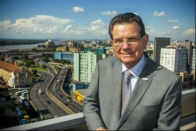 Mérito Farroupilha é entregue para presidente do Fecomércio