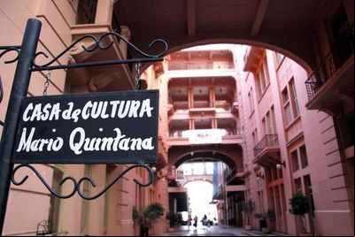 Acadêmicos da Ufrgs expõe trabalhos na Casa de Cultura Mário Quintana Acadêmicos da Ufrgs expõe trabalhos na Casa de Cultura Mário Quintana