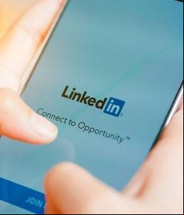 Professor ensina como destacar imagem pessoal no LinkedIn Professor ensina como destacar imagem pessoal no LinkedIn