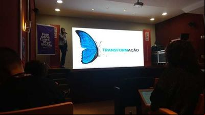 "Mais do que um bom produto, o cliente cobra pelo posicionamento", explora diretora de Negócios da JWT "Mais do que um bom produto, o cliente cobra pelo posicionamento", explora diretora de Negócios da JWT