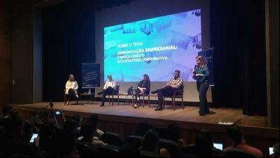 Márcia Christofoli abre Coletiva Debates apresentando nova publicação Márcia Christofoli abre Coletiva Debates apresentando nova publicação