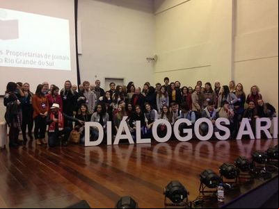 Representantes da ARI e da Unisc agradecem público presente no evento Representantes da ARI e da Unisc agradecem público presente no evento
