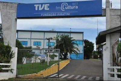 Universidade federal lamenta extinção da Fundação Piratini Universidade federal lamenta extinção da Fundação Piratini