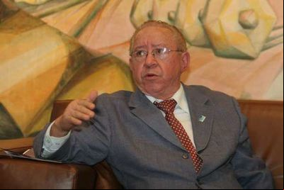 João Firme de Oliveira: Viajante inverterado João Firme de Oliveira: Viajante inverterado