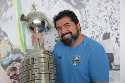 Márcio Neves: Vestindo a camisa 