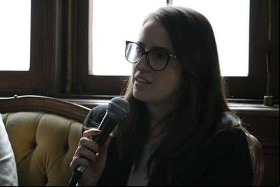 "É duplamente mais difícil para repórteres mulheres", destaca Amanda Munhoz "É duplamente mais difícil para repórteres mulheres", destaca Amanda Munhoz