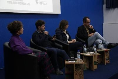 Aula Magna da Feevale debateu sobre Comunicação e Política Aula Magna da Feevale debateu sobre Comunicação e Política