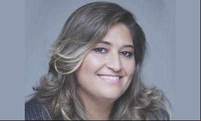 Renata Schenkel: Com humor e dedicação Renata Schenkel: Com humor e dedicação