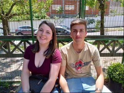 Estudantes acompanham painéis na Embaixada Bairrista Estudantes acompanham painéis na Embaixada Bairrista