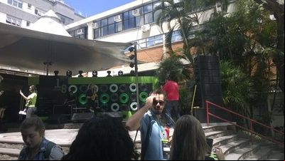 Com atrações ao vivo, trilha sonora do FT vai do sax live à música gaúcha Com atrações ao vivo, trilha sonora do FT vai do sax live à música gaúcha