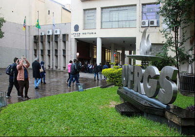 Ufrgs abre as portas para estudantes interessados em ingressar na instituição Ufrgs abre as portas para estudantes interessados em ingressar na instituição