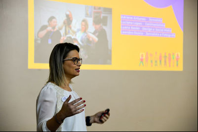 Coordenadora de Comunicação da Prefeitura de Venâncio Aires palestra na Unicruz Coordenadora de Comunicação da Prefeitura de Venâncio Aires palestra na Unicruz