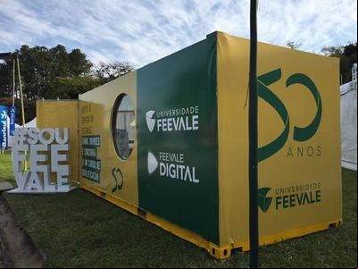 Espaço da Feevale na Expointer fica próximo à entrada principal da Feira Espaço da Feevale na Expointer fica próximo à entrada principal da Feira