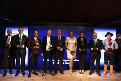 Grupo RBS confere Troféu Guri a 10 personalidades Grupo RBS confere Troféu Guri a 10 personalidades