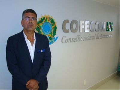 Economista Lauro Chaves Neto palestra em evento do Corecon-RS e BRDE Economista Lauro Chaves Neto palestra em evento do Corecon-RS e BRDE