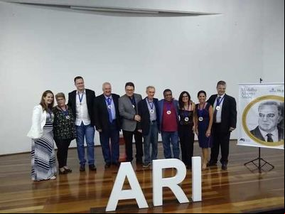 Em noite recheada de histórias, ARI entrega Medalha Alberto André para 10 jornalistas Em noite recheada de histórias, ARI entrega Medalha Alberto André para 10 jornalistas