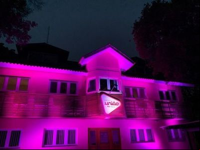 União FM dá espaço em sua programação e na fachada de seu prédio para o Outubro Rosa União FM dá espaço em sua programação e na fachada de seu prédio para o Outubro Rosa