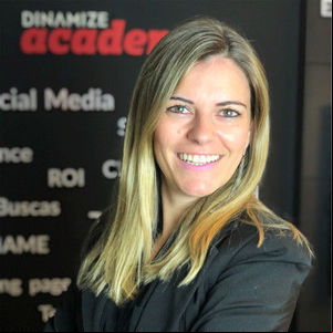 Carolina Branchi: Sol em Libra Carolina Branchi: Sol em Libra