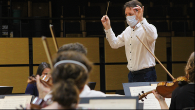 Ospa e Hique Gomez se unem para homenagear o compositor Stravinsky Ospa e Hique Gomez se unem para homenagear o compositor Stravinsky
