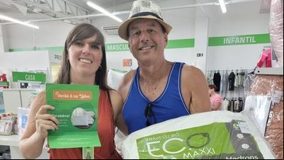Chuva de presentes: Ação da Lojas Lebes distribui brindes no litoral gaúcho Chuva de presentes: Ação da Lojas Lebes distribui brindes no litoral gaúcho