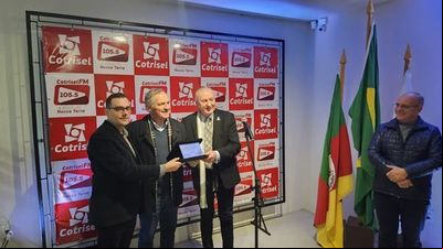 Solenidade marca migração da rádio Cotrisel para o FM Solenidade marca migração da rádio Cotrisel para o FM