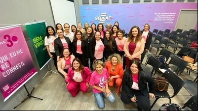 Sebrae RS e Imama capacitam mulheres que aram pelo câncer de mama Sebrae RS e Imama capacitam mulheres que aram pelo câncer de mama