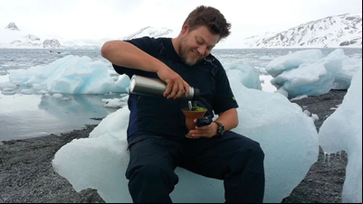 Gaúcho que fez 15 expedições para a Antártica produz livro fotográfico Gaúcho que fez 15 expedições para a Antártica produz livro fotográfico