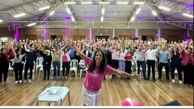 Eduarda Streb promove palestra em que aborda relatos de coragem e superação Eduarda Streb promove palestra em que aborda relatos de coragem e superação
