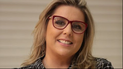 Simone Sotille é vencedora do 'Prêmio Grupo Amigos do Mercado 2024' Simone Sotille é vencedora do 'Prêmio Grupo Amigos do Mercado 2024'