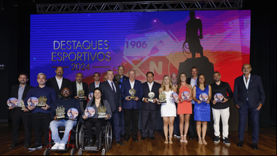 Profissionais da imprensa gaúcha são homenageados no 'Destaques Esportivos 2024' Profissionais da imprensa gaúcha são homenageados no 'Destaques Esportivos 2024'